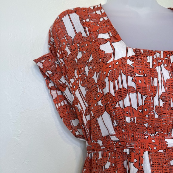 Diane Von Furstenberg | Abstract Pattern Babydoll Empired Waist Silk Mini Dress - Picture 6 of 14